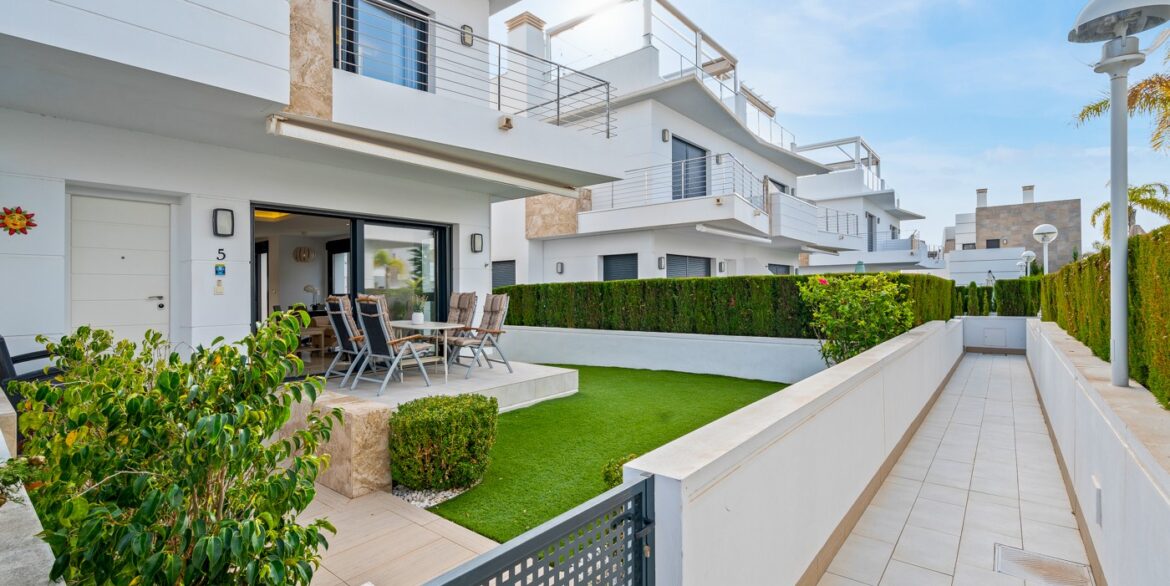 o_1jg70rm4al6i8rujd1kiq8pu41