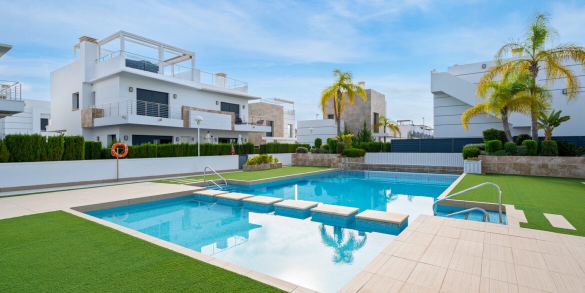 o_1jg70rm4aofj3q91ul21vlc8tn43