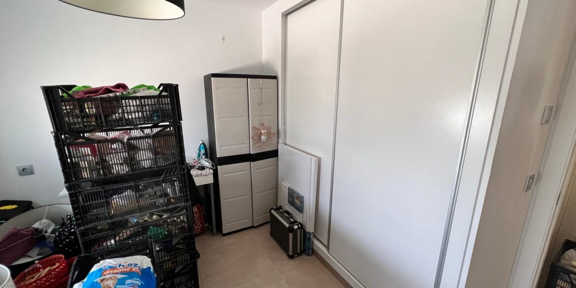 1006779_699d5b8b2f283