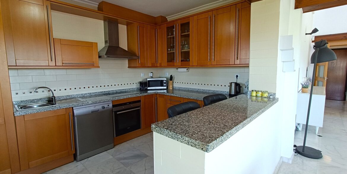 11134_amazing_detached_viilla_for_sale_020925170637_kitch_1