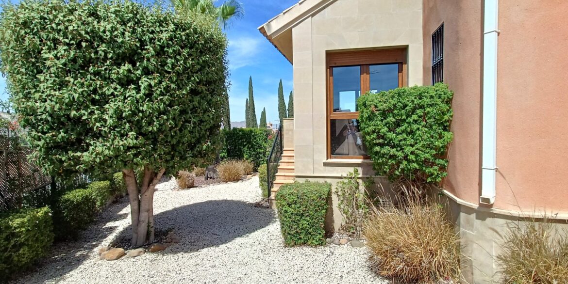 11134_amazing_detached_viilla_for_sale_020925171433_out_3