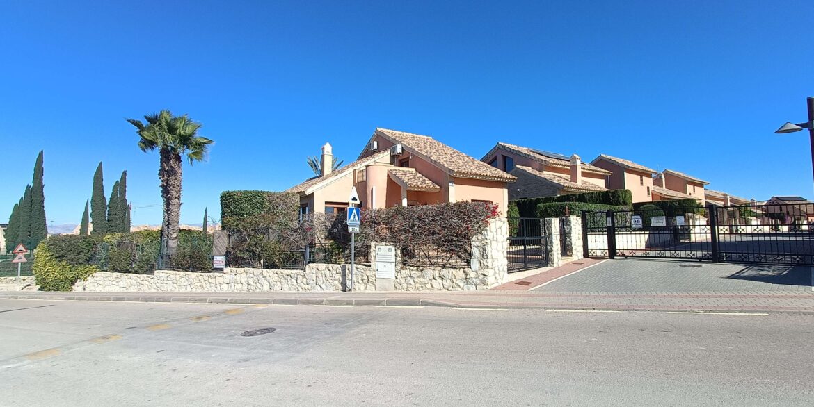 11134_amazing_detached_villa_for_sale_with_golf_views_210226124540_img20260219113210