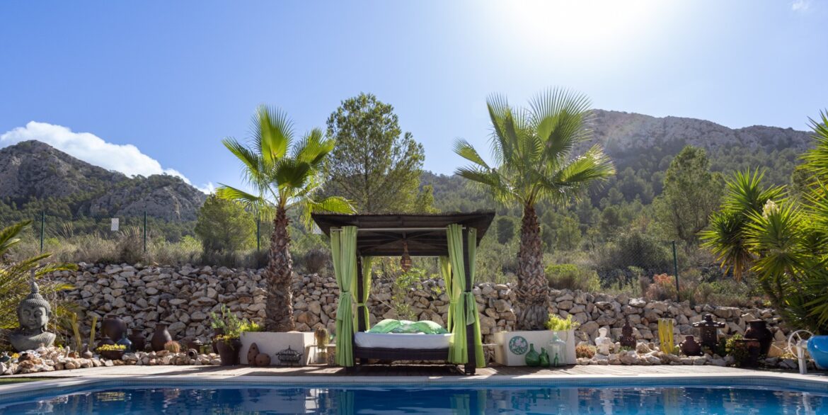 1141184_699d5b8fc5bb0