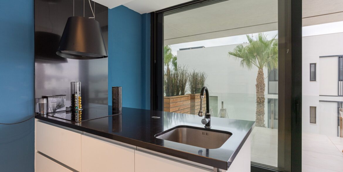 1173274_699d5b6d7e432