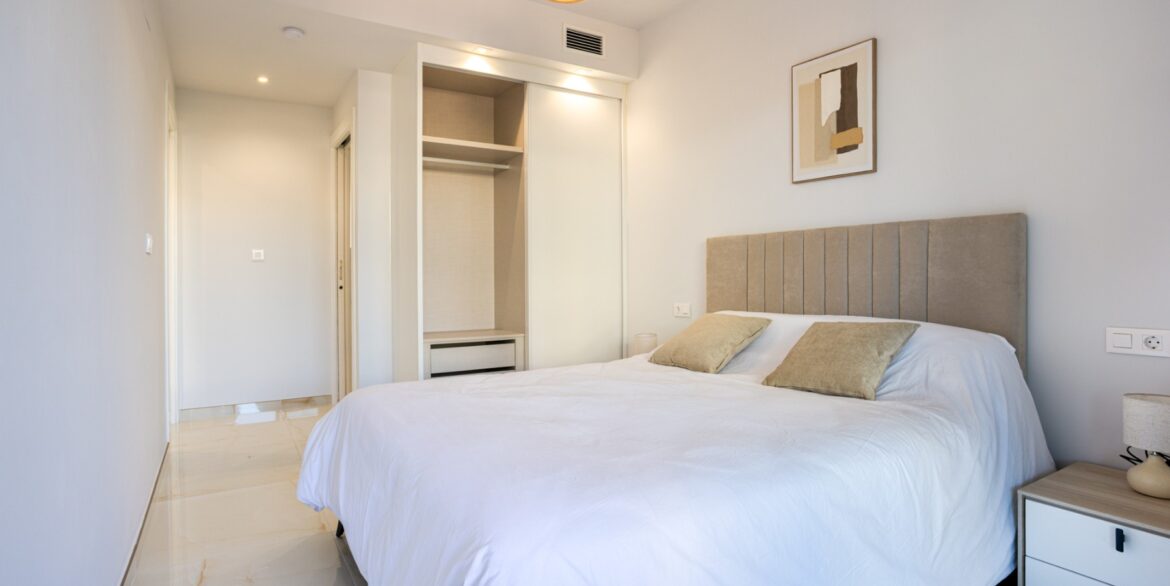 1200273_699d5bc0a9592