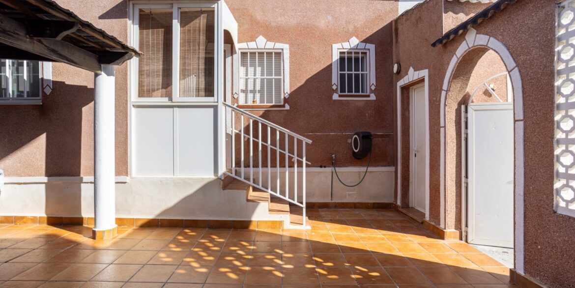 1207977_699d5b8b196f4