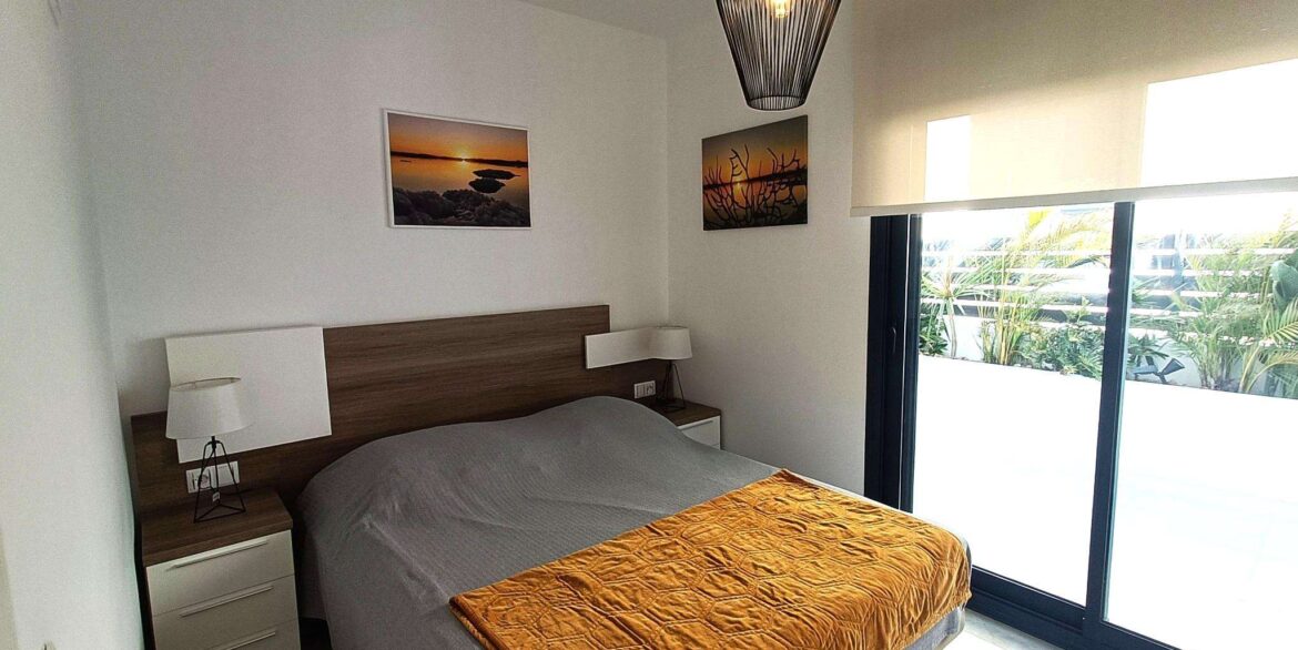 12852_stunning_detached_villa_with_heated_pool_and_large_underbuild_190226155351_11.1