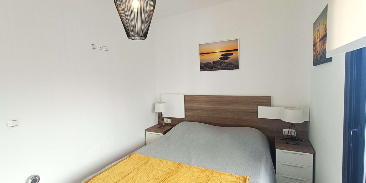 12852_stunning_detached_villa_with_heated_pool_and_large_underbuild_190226155352_14