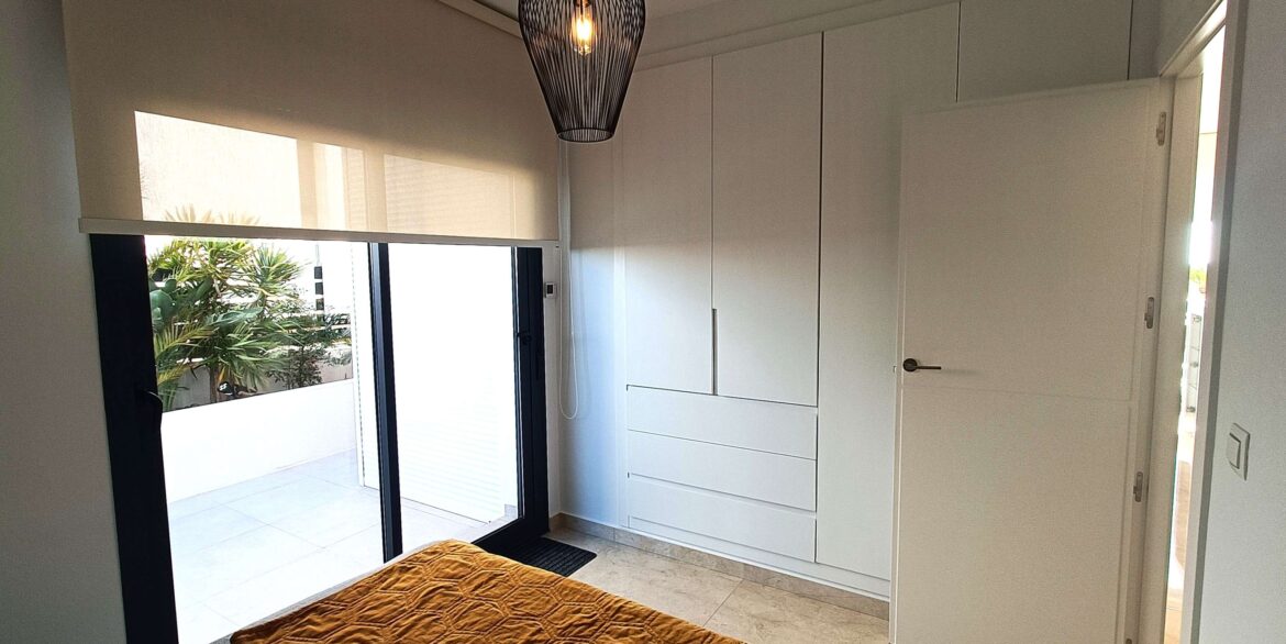 12852_stunning_detached_villa_with_heated_pool_and_large_underbuild_190226155353_12