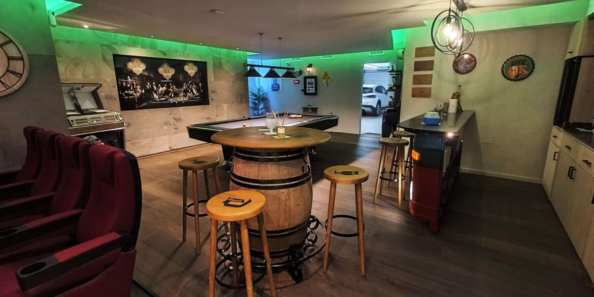 12852_stunning_detached_villa_with_heated_pool_and_large_underbuild_190226155518_34