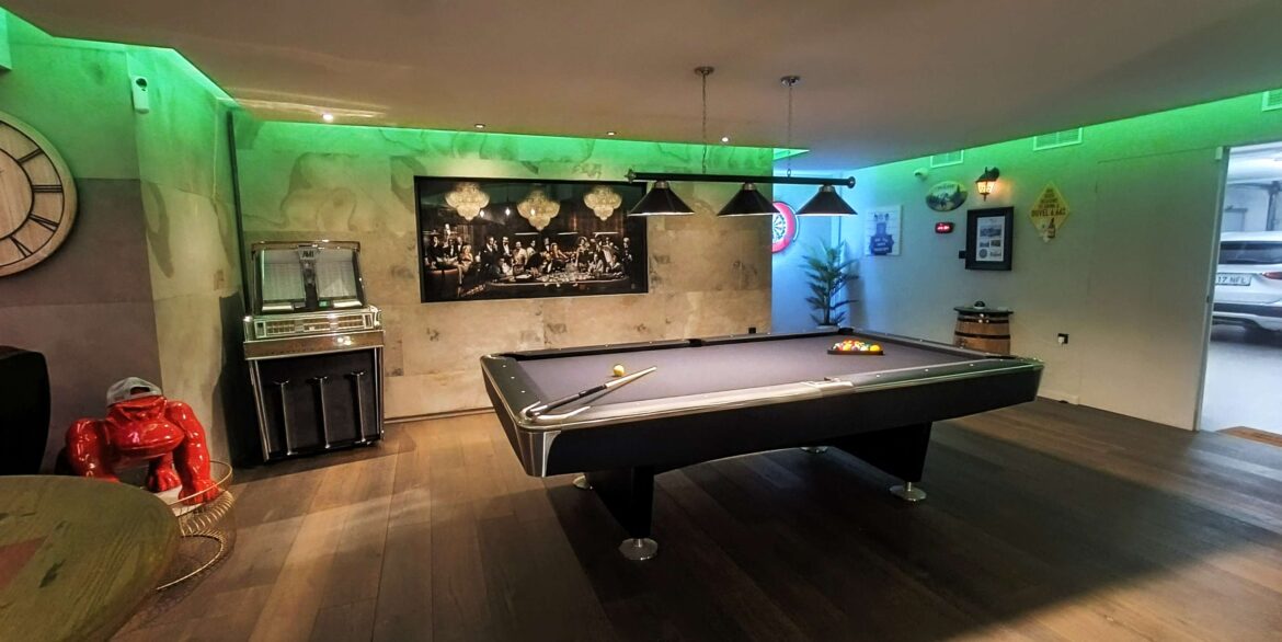 12852_stunning_detached_villa_with_heated_pool_and_large_underbuild_190226155531_40