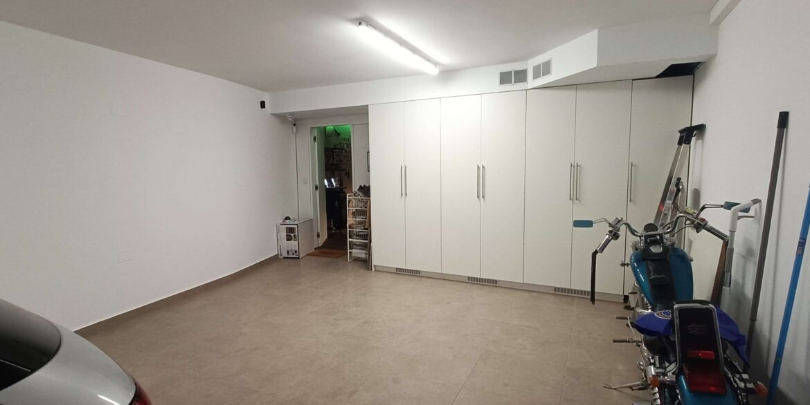 12852_stunning_detached_villa_with_heated_pool_and_large_underbuild_190226155543_50