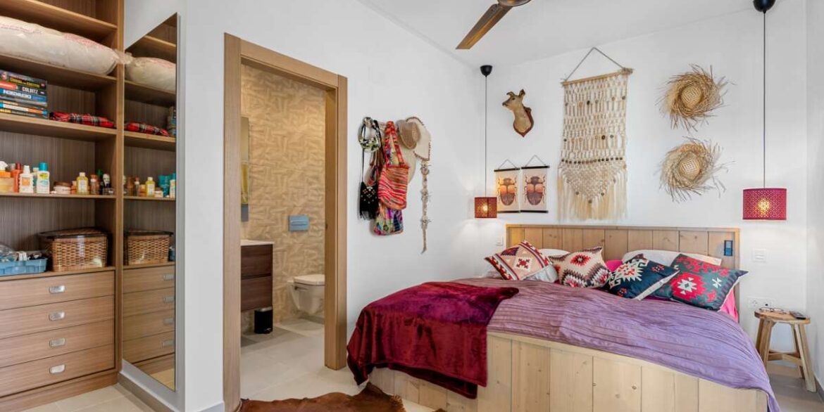 20240123184520000000_WEBSITE-32