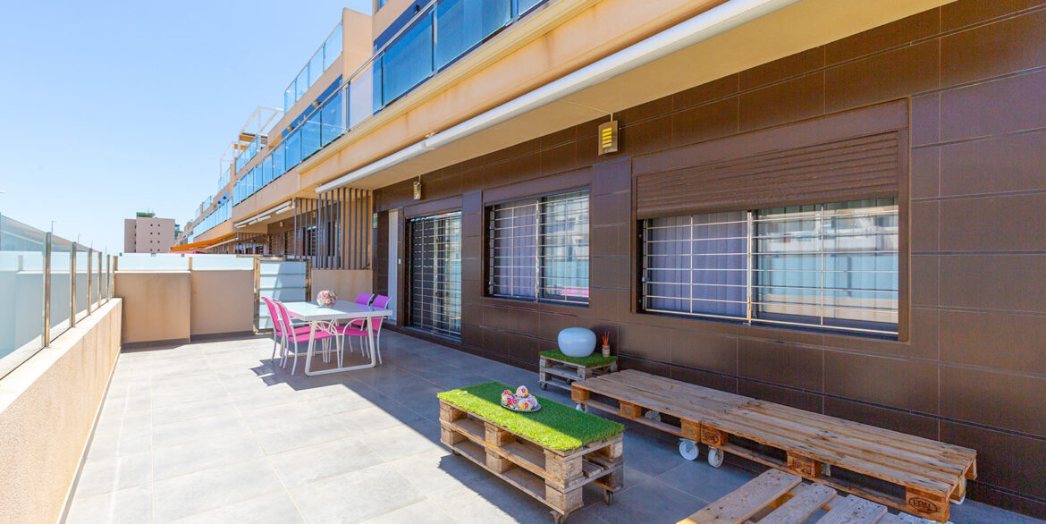 CALLE GOTEBORG, MIL PALMERAS