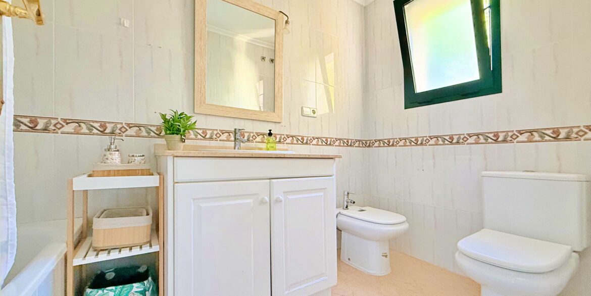 696147254624e_IMG_9048