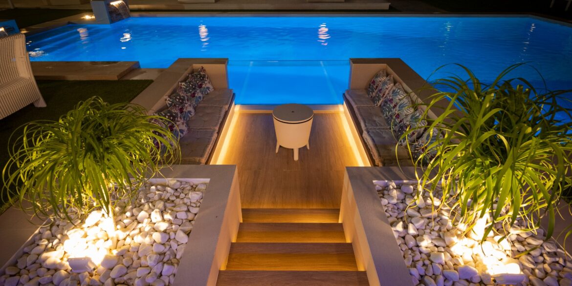 o_1g921s22u48q8e187afka1ttn3j