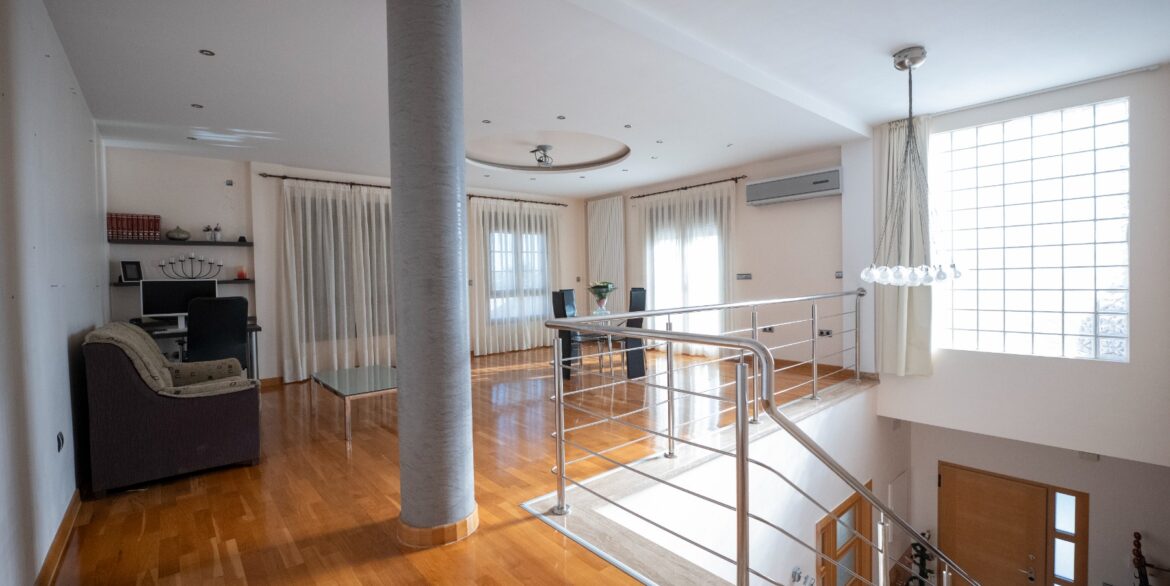 o_1g921s22u4aatdp15dg25k2il3h