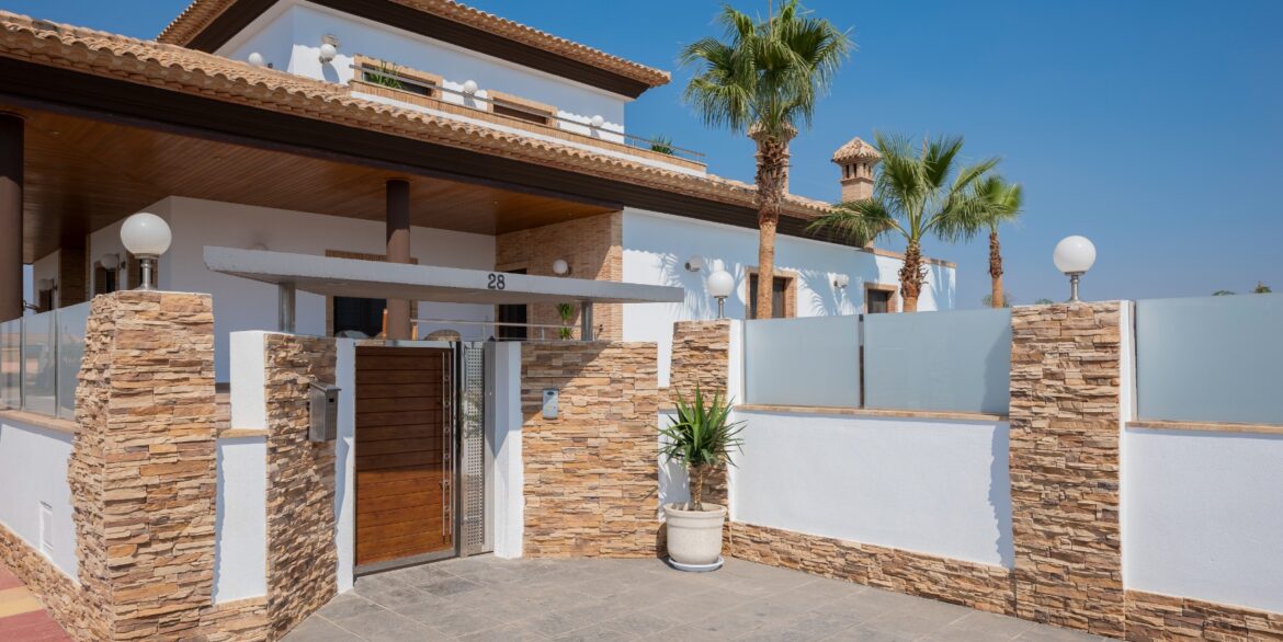 o_1g922fmbu10a11km9n2021f4ro1k