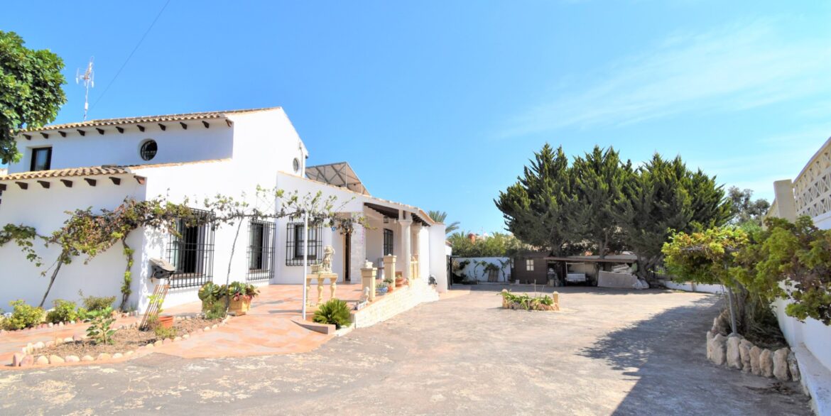 o_1hak32j021p7947l1isu10ji16rca4