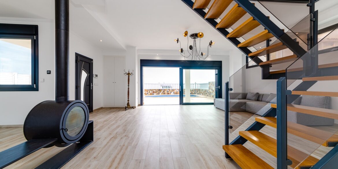 o_1hoc1ovq41t7d1hf17ktrmj1l5f1v