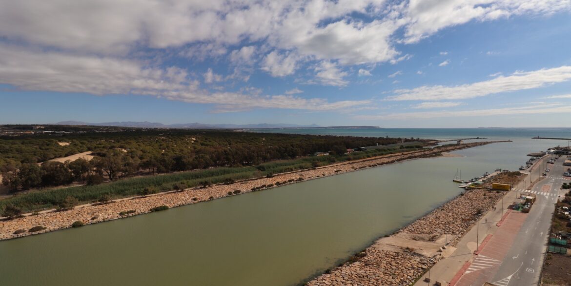 o_1hs7uduuj16n9gb4ug712h91kss3j