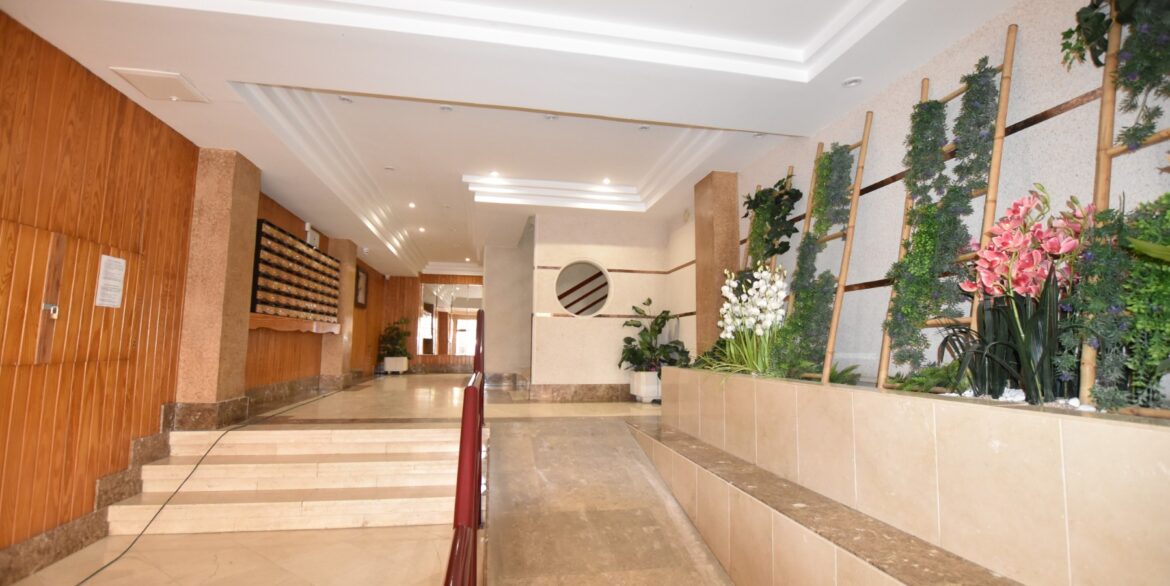 o_1hsa8gq3mvmf1hbh1vg517731g215h