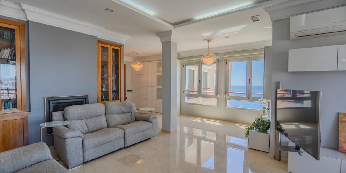 o_1ht9dahin12gc1s6s1drmhj01i6i40