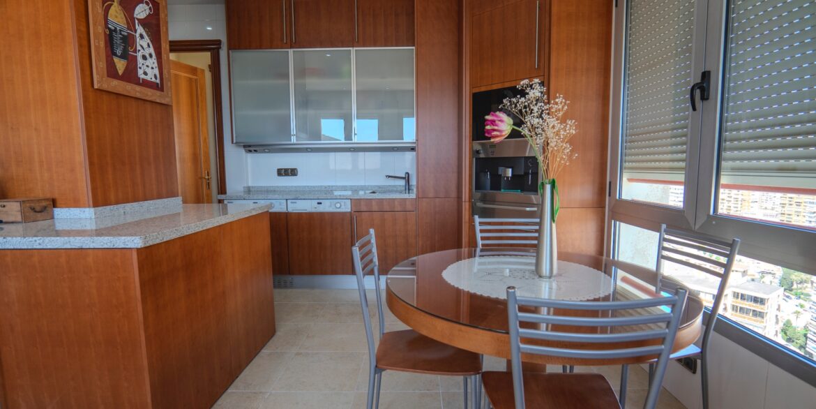 o_1ht9dahinsmt1e53incbn4116o4i