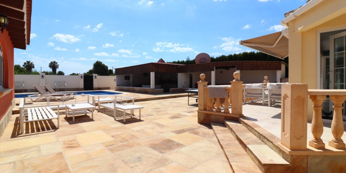 o_1i1f3s5em15p8ffjpe4rjl1dt03p