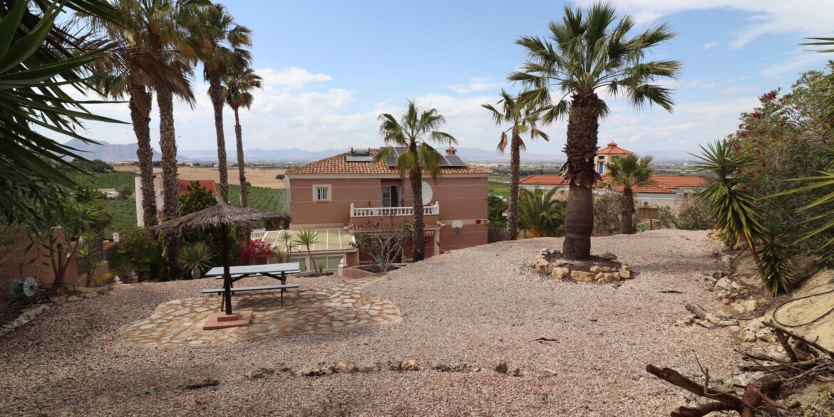 o_1i46jpv6h11c11hj64ju15iknsd44