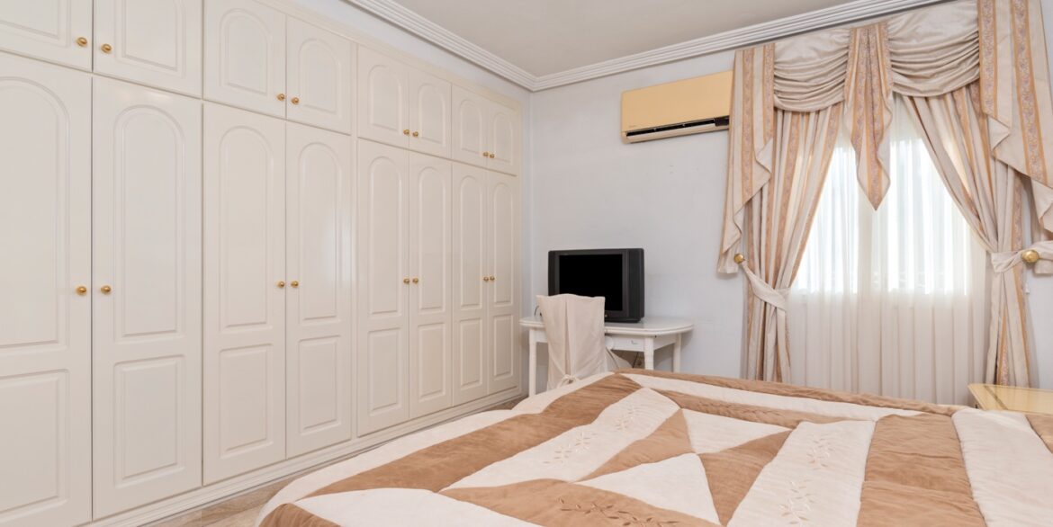 o_1ii9d40eghqi1aff12kf1a8g1um255