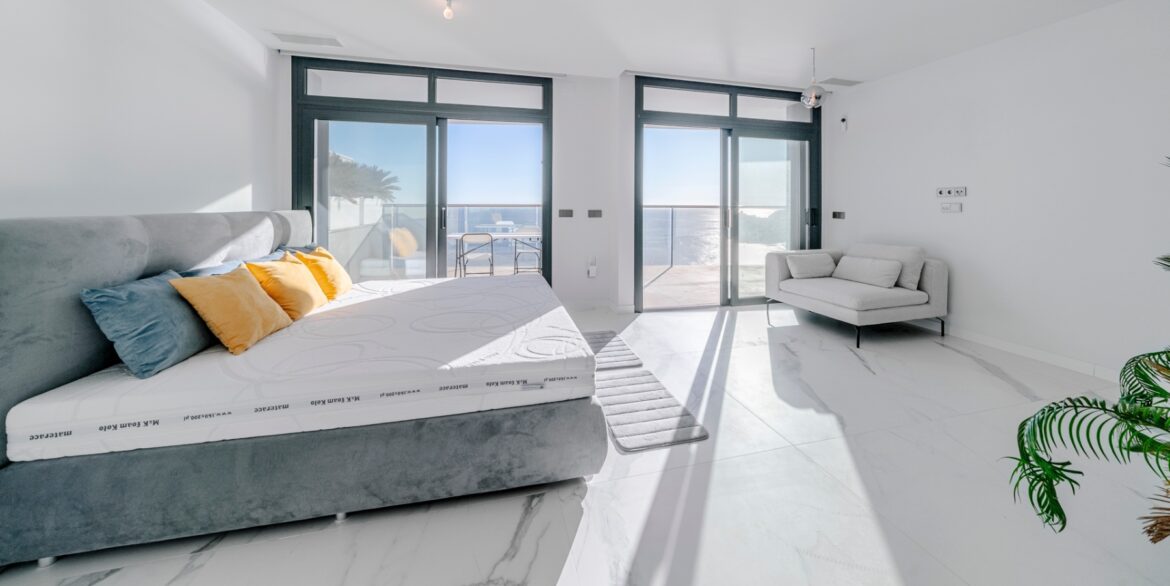 o_1iipmid8b1n9k1msh10da1c8e185d5j