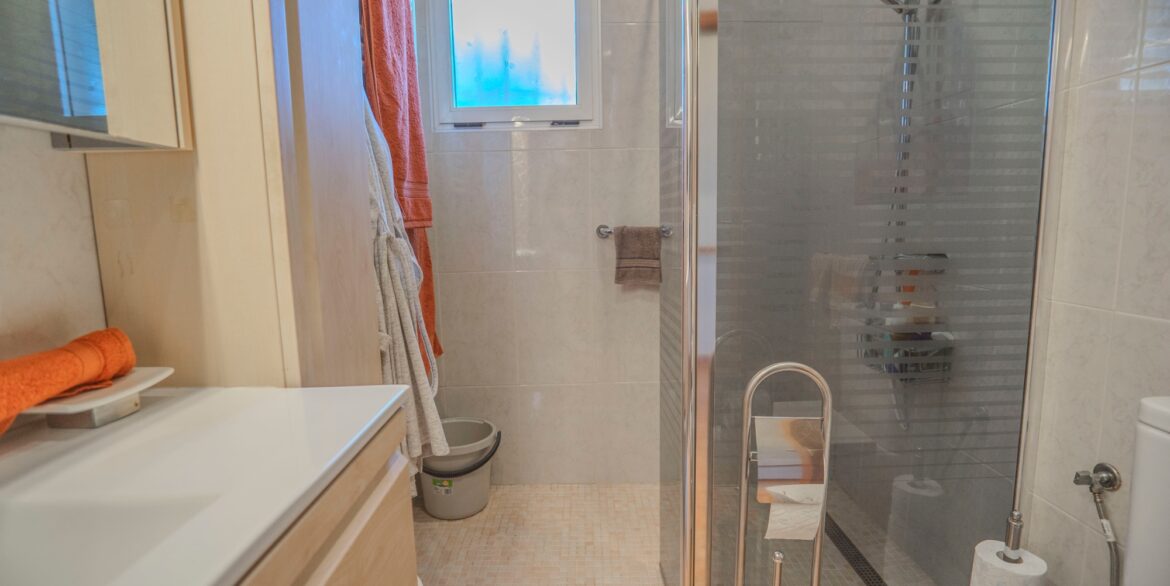 o_1iiu07php1ekb1dkg1ugs1n3s12m335