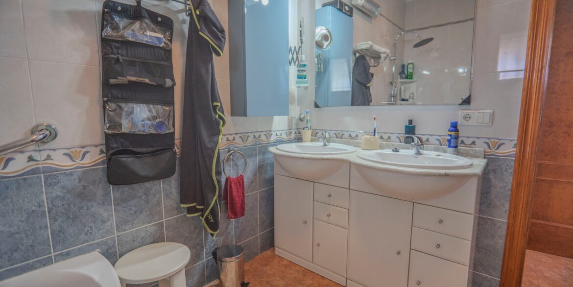 o_1iiu07php1tm7180rg6ivdm1r343e