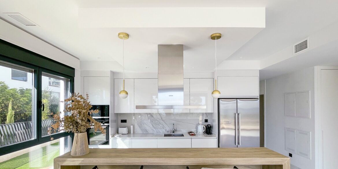 o_1ikid0ksja9u19mf1tse16nf1tq62j