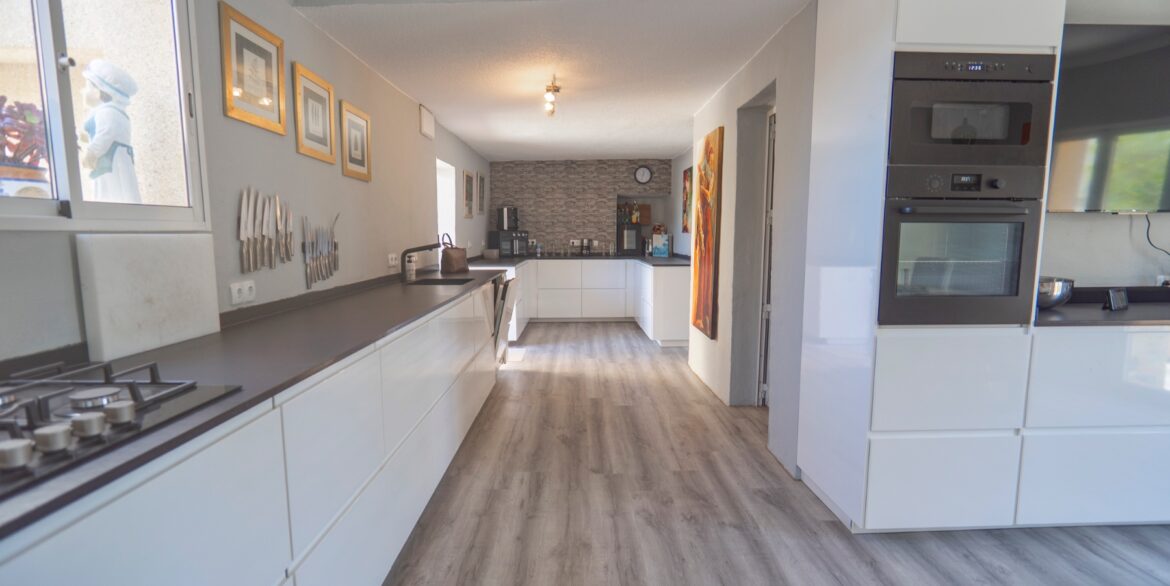 o_1il6hinjbd1bqle18061qkmksb5k