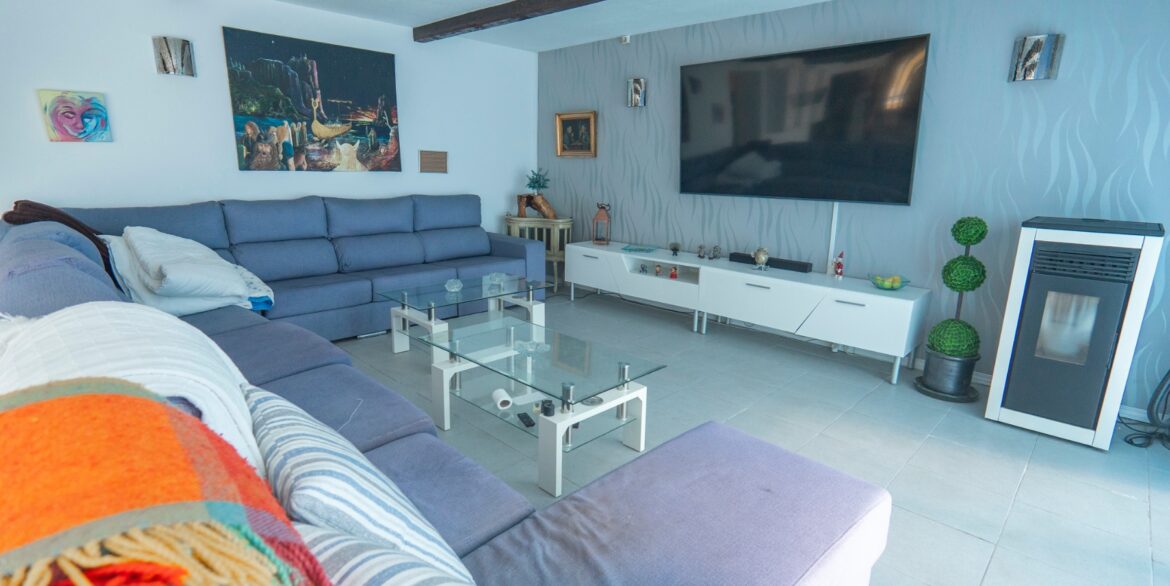 o_1il6hinjbets1dhn1jikccq1qu460