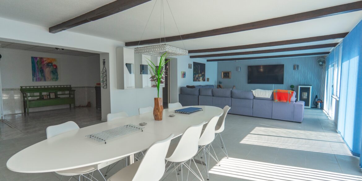 o_1il6hinjbu3b1g8f13b61okr16bc62