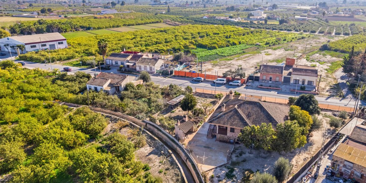 o_1ilvhg0prvuj1nfcudt1l1sh134c