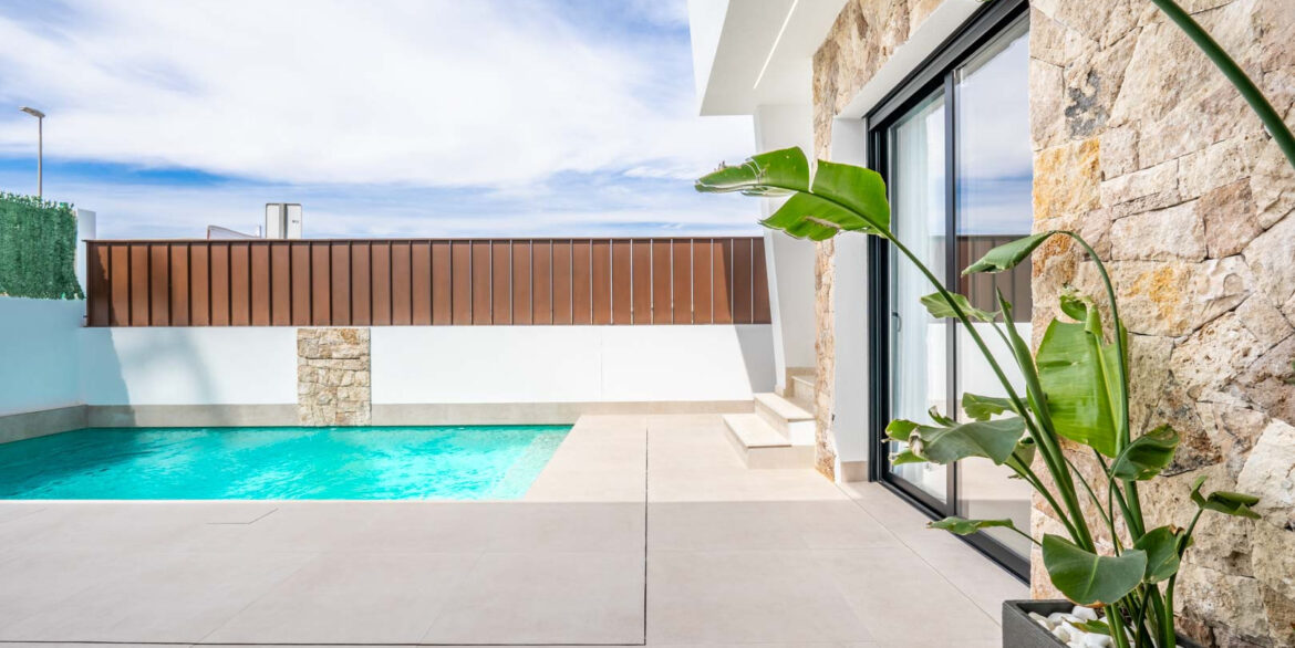 o_1im2bmbv0j8mbq51kpg13g21g5m3g