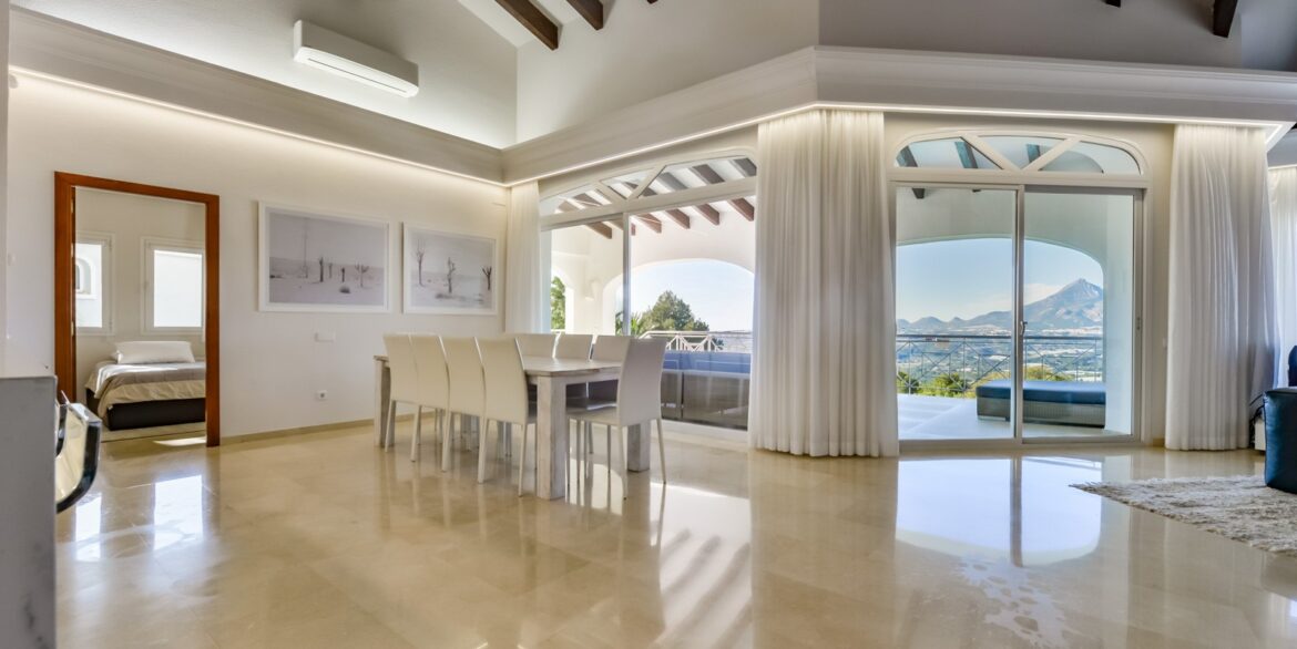 o_1imajdd6h21qnn21qlk5hr5a366