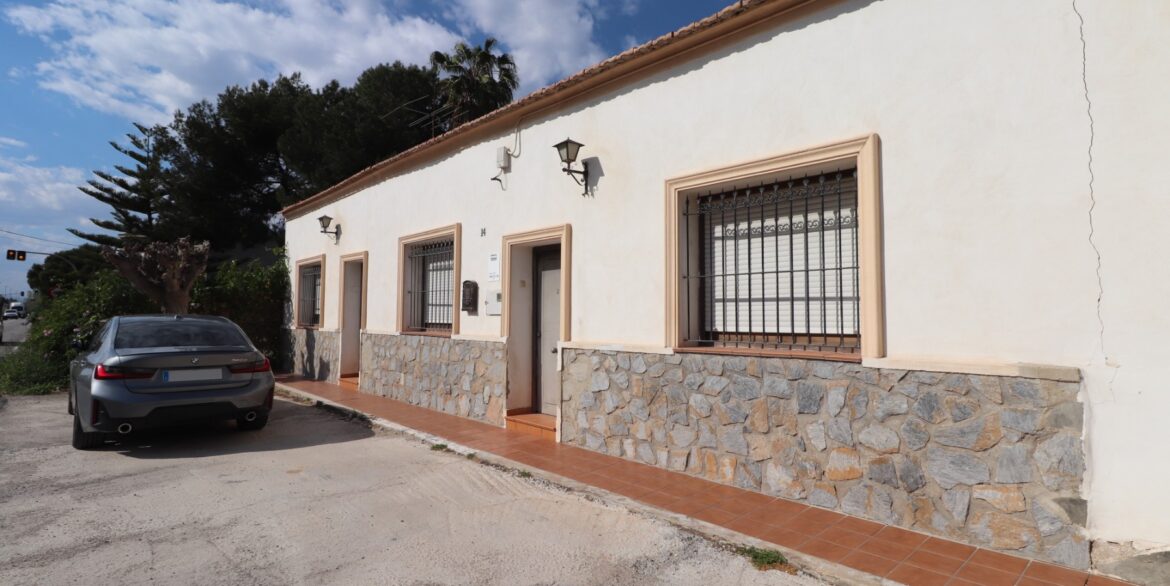 o_1io2kbda01kar1hir16cs1at2192e3r