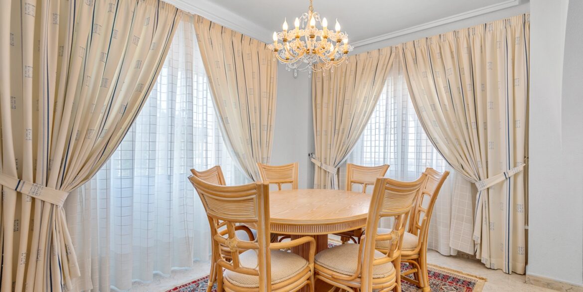 o_1ipsbd81e1ps71jaoudi1e24jvb4s