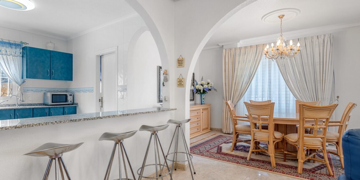 o_1ipsbd81ekr317p8eo11ng011d64m