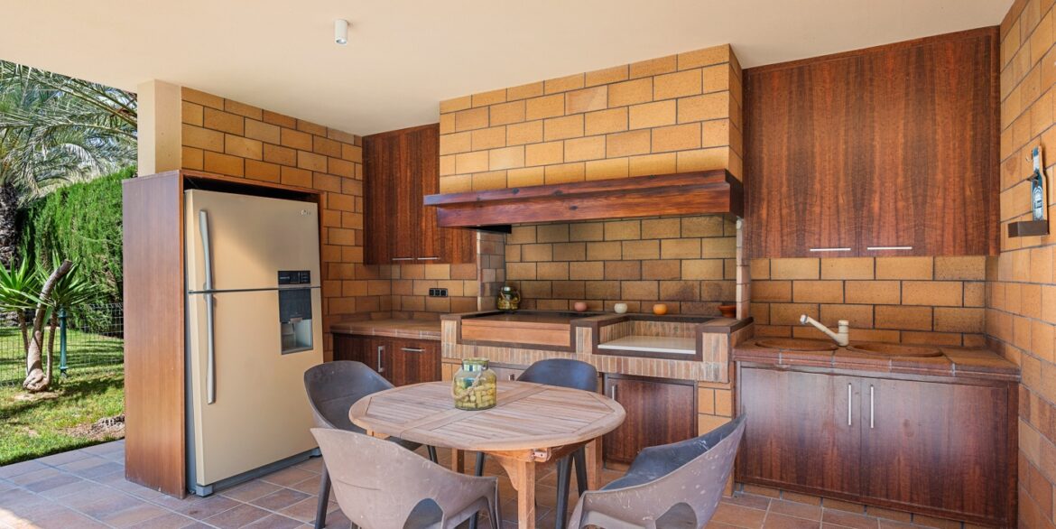 o_1iqiug87914tirk0duf11fs7j75a