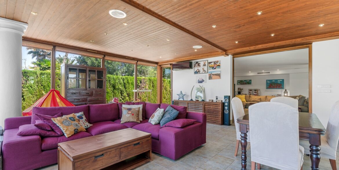 o_1iqiug879cd7ebfl8f1gd01ill6c