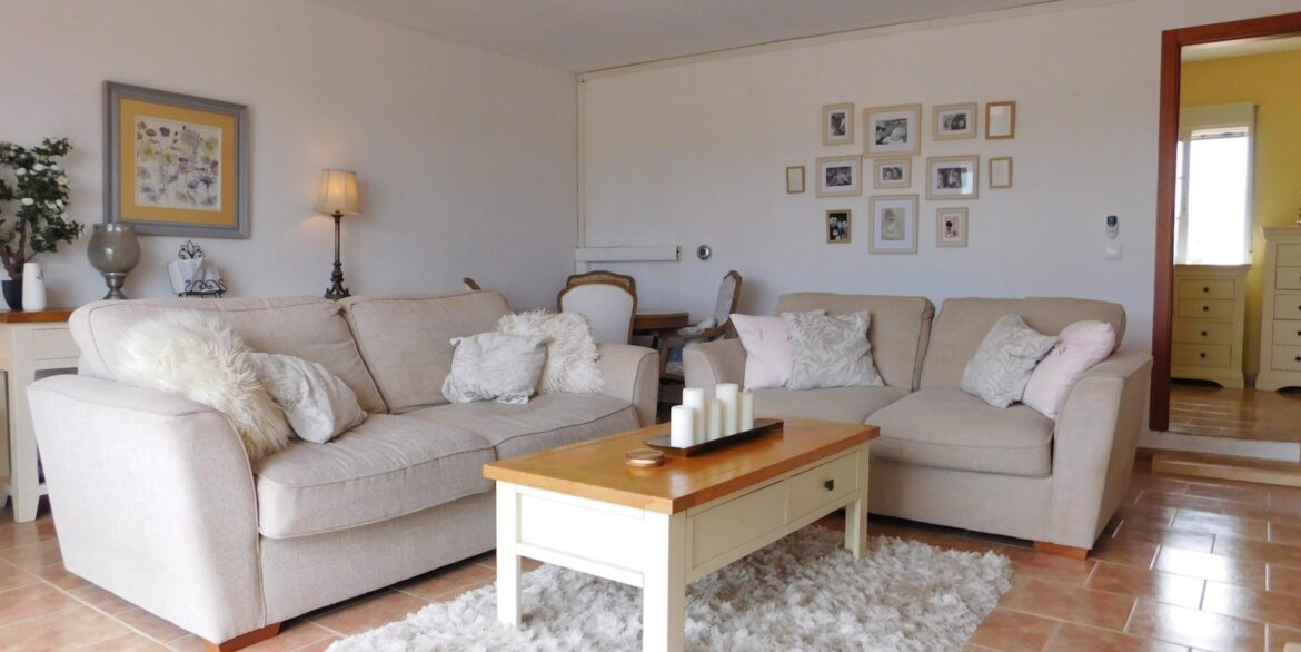 o_1iqqq4bmh1uvvjqt1tm41q5m1ggh3e