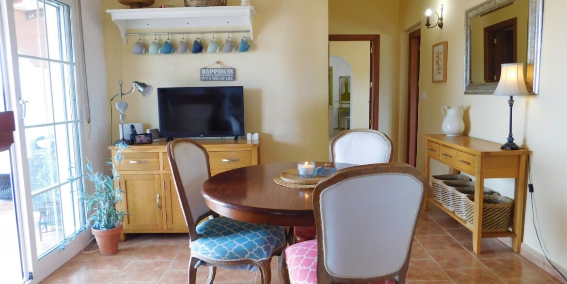 o_1iqqq4bmi131kjhefh2d7e18203q