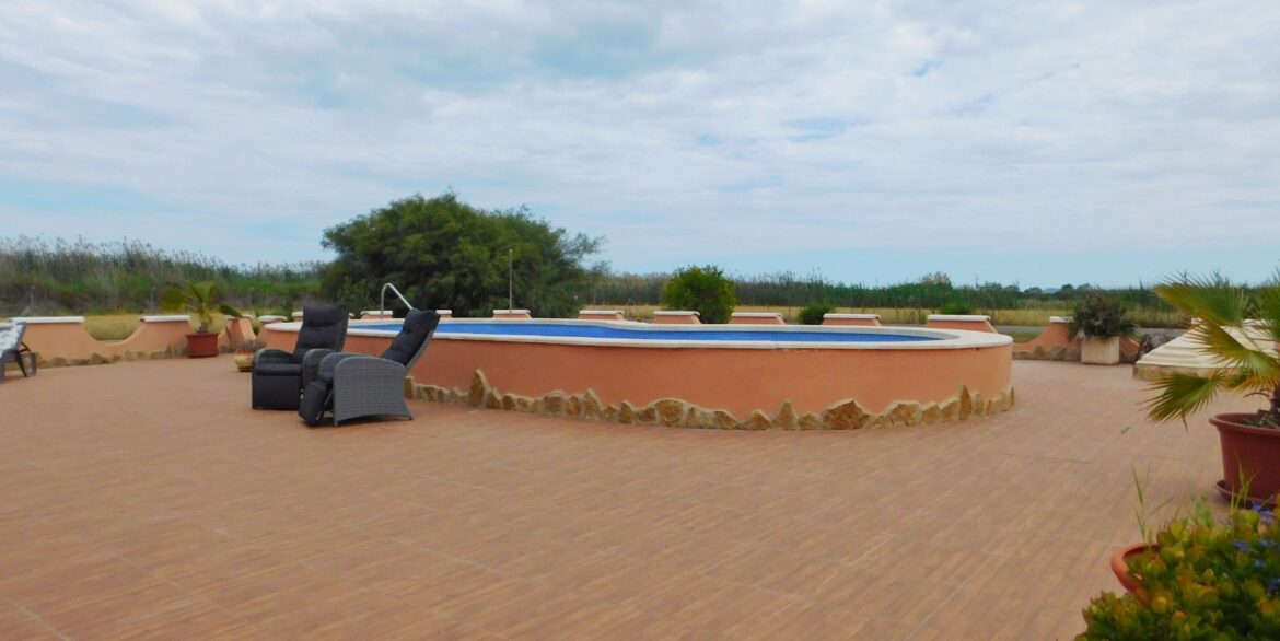 o_1iqqq4bmi18js1n78v4m1pd5ivg4c