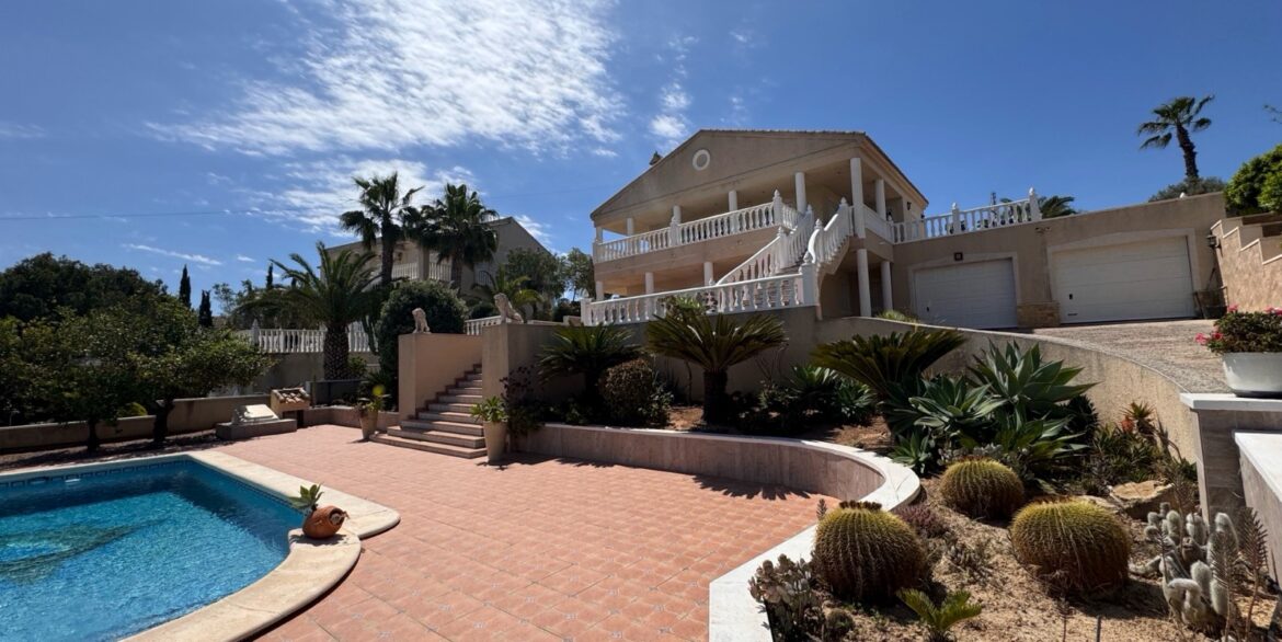 o_1ir7lf8os1qnhkqrb5vjtrbd1s